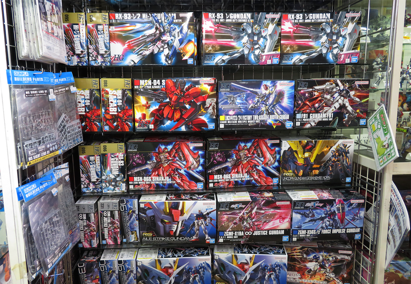 Images of GUNDAM merchandise sold at YAMASHIROYA1
