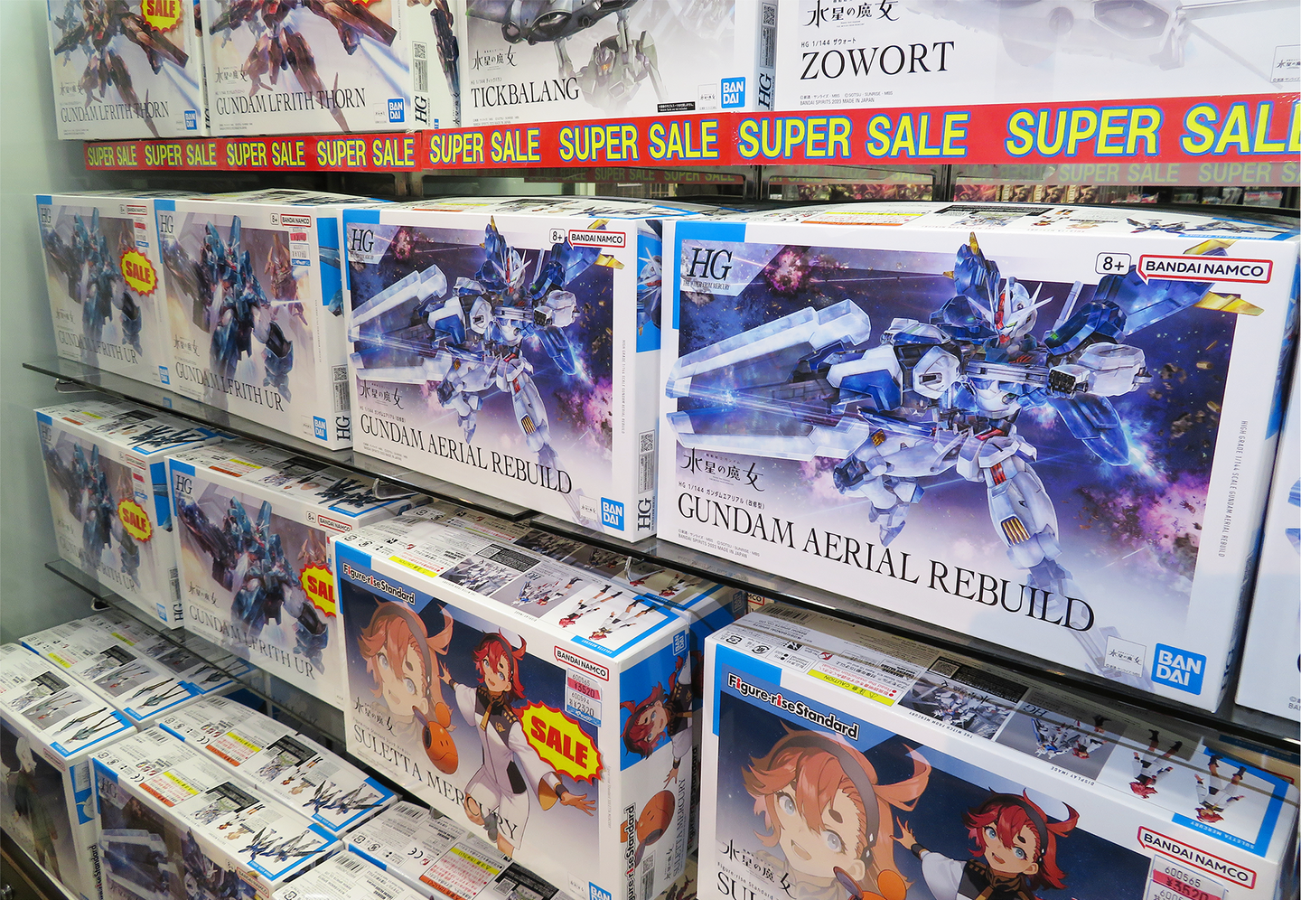 Images of GUNDAM merchandise sold at YAMASHIROYA3