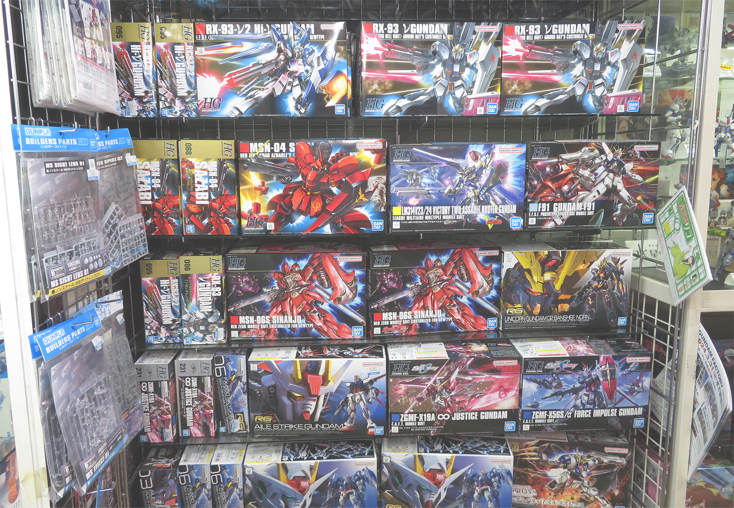 Images of GUNDAM merchandise sold at YAMASHIROYA1