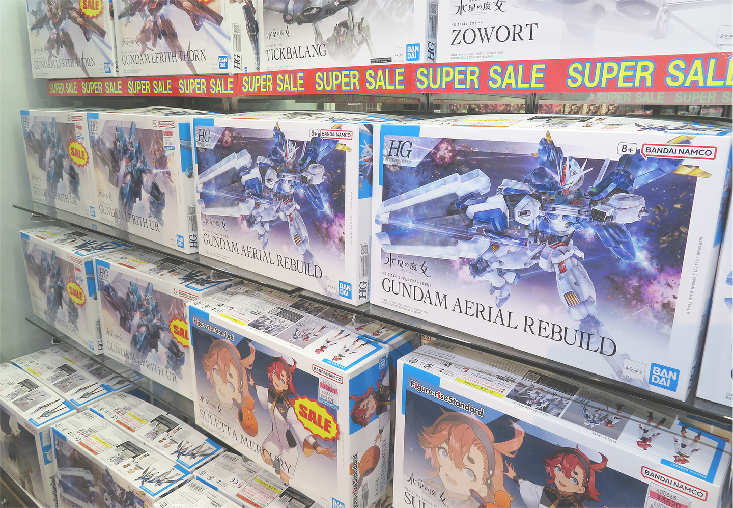 Images of GUNDAM merchandise sold at YAMASHIROYA3