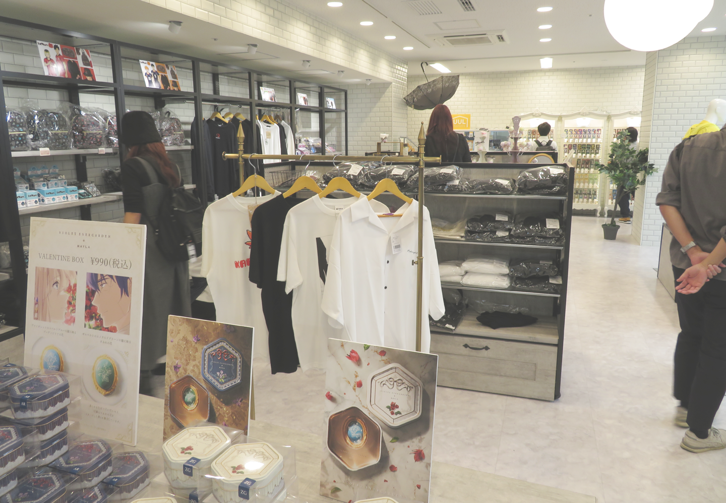 Illustrations of the interior of Animate Ikebukuro Main Store2