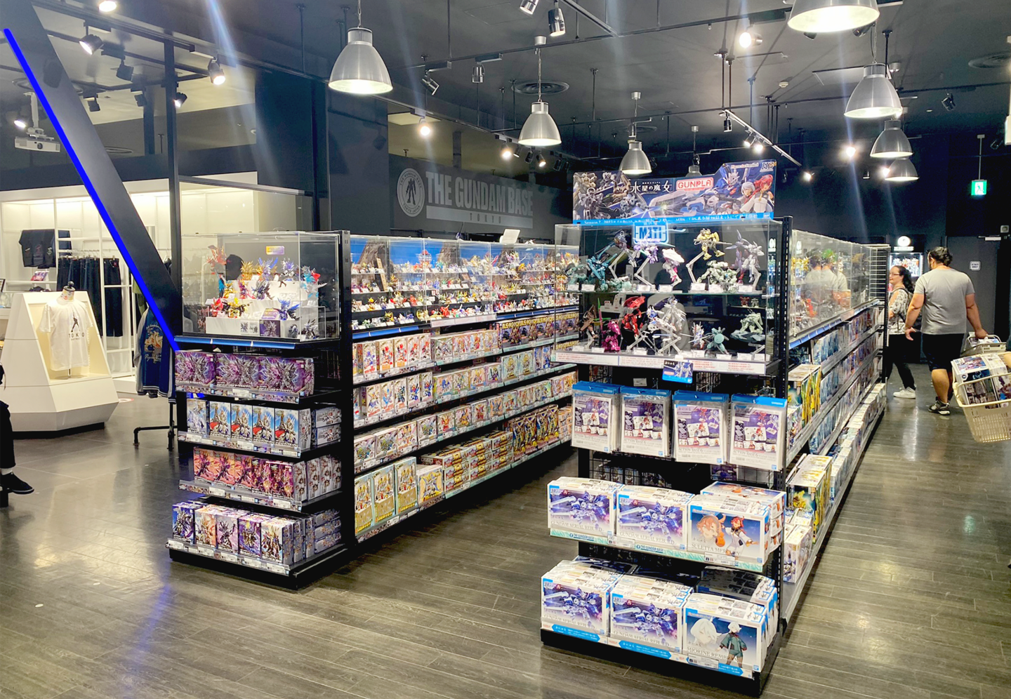 Interior images of the Gundam Base Tokyo in Odaiba, Tokyo2