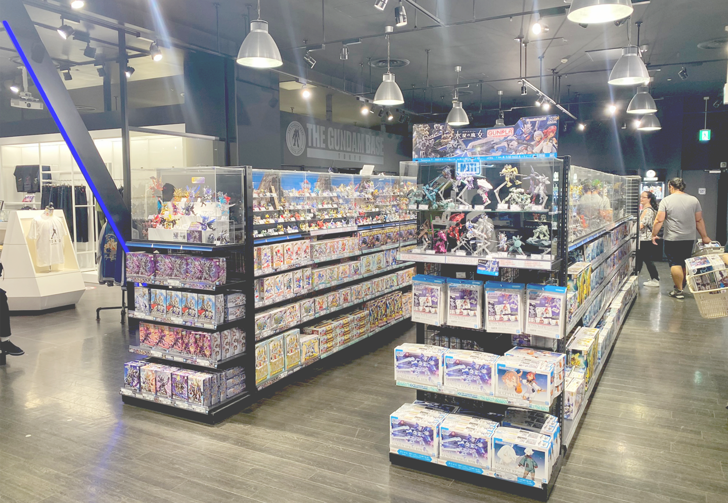 Interior images of the Gundam Base Tokyo in Odaiba, Tokyo2